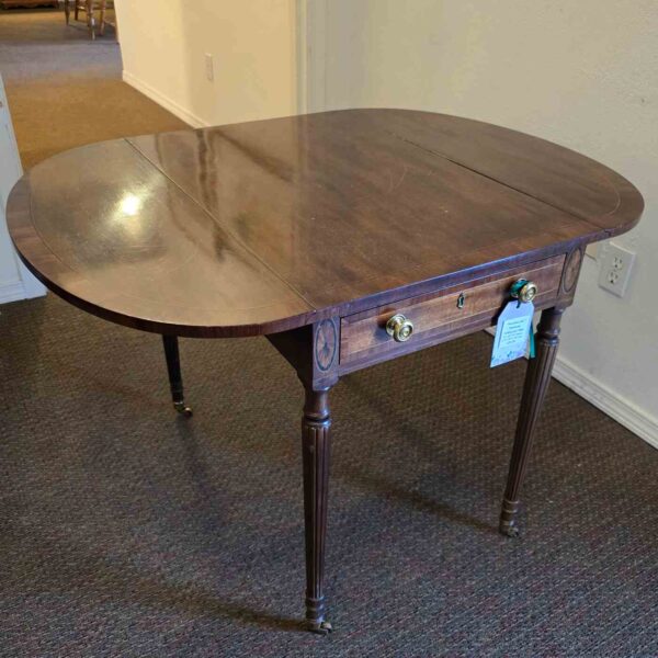 "Henredon INC" Pembroke  Drop Leaf Table - Image 4