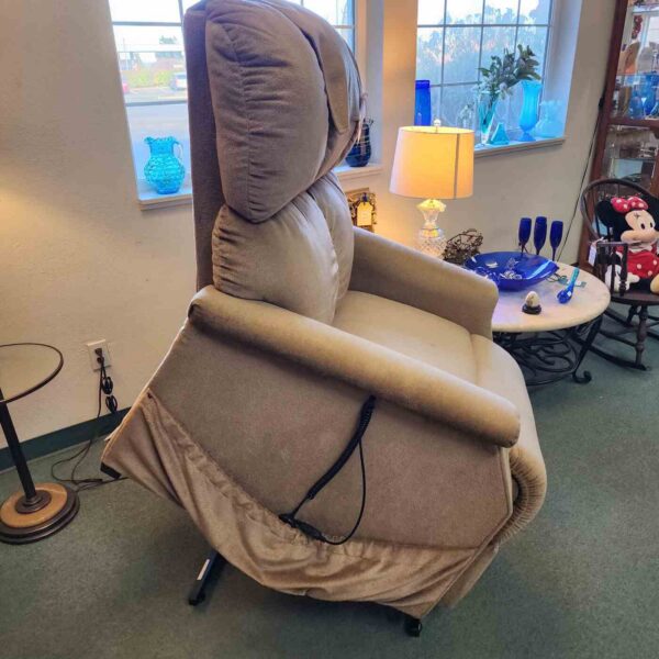 Lift/Recliner Chair - Image 2