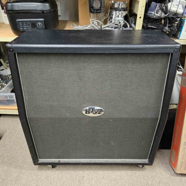 B-52 AT412A 4x12 480W Slant Guitar Cabinet