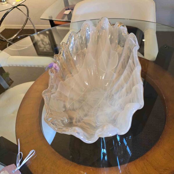 Murano-style Open Clam Shell Glass Bowl - Image 3