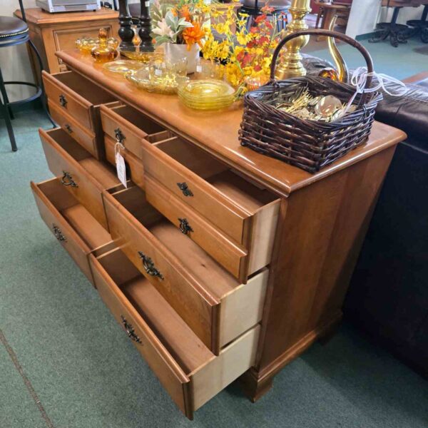 7 Drawer Maple Dresser w/Mirror - Image 4