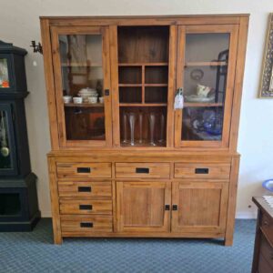 Hutch Buffet